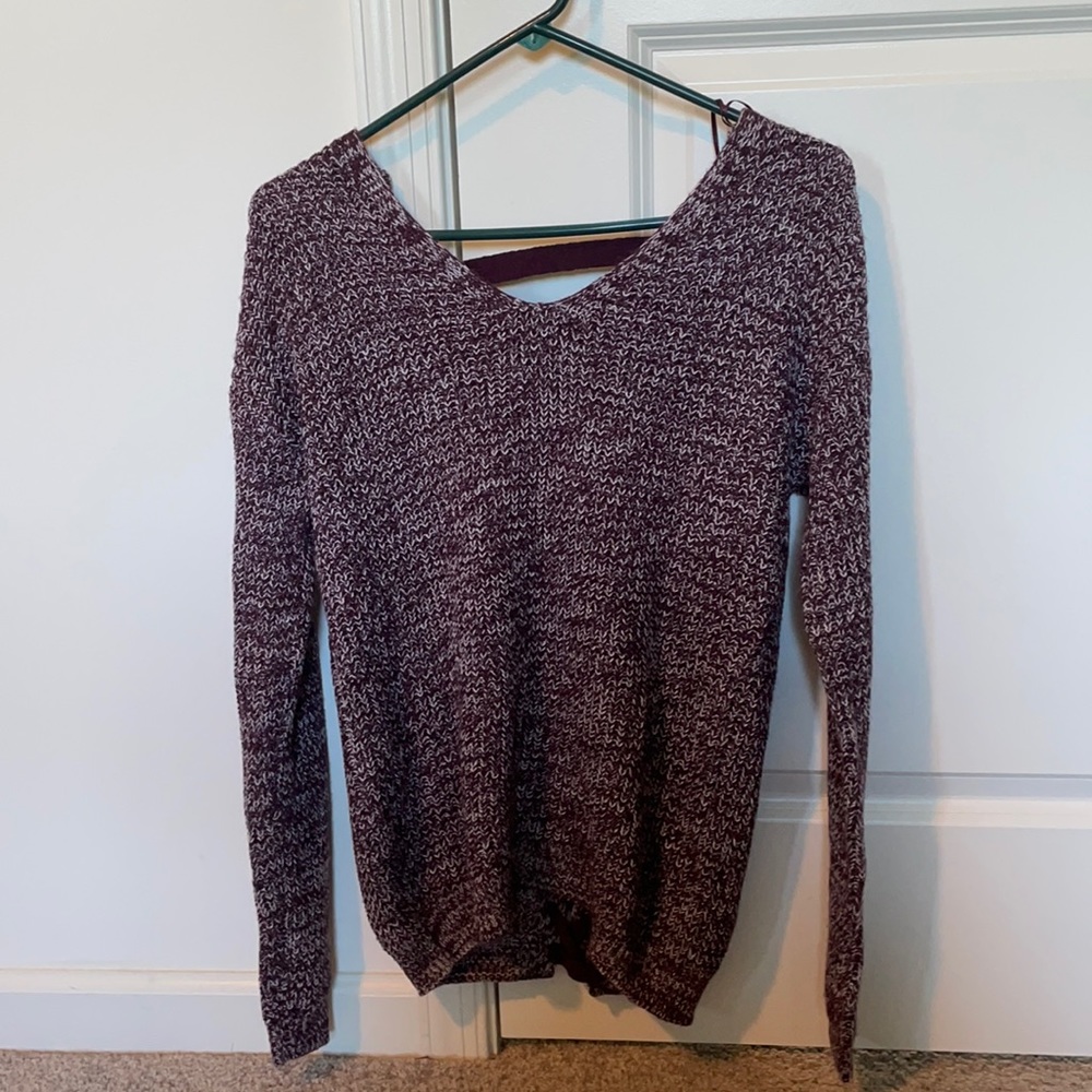 Sweater with crossed back